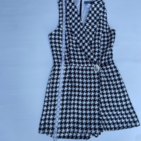 Wrap Romper Size 4 - Picture 8 of 9